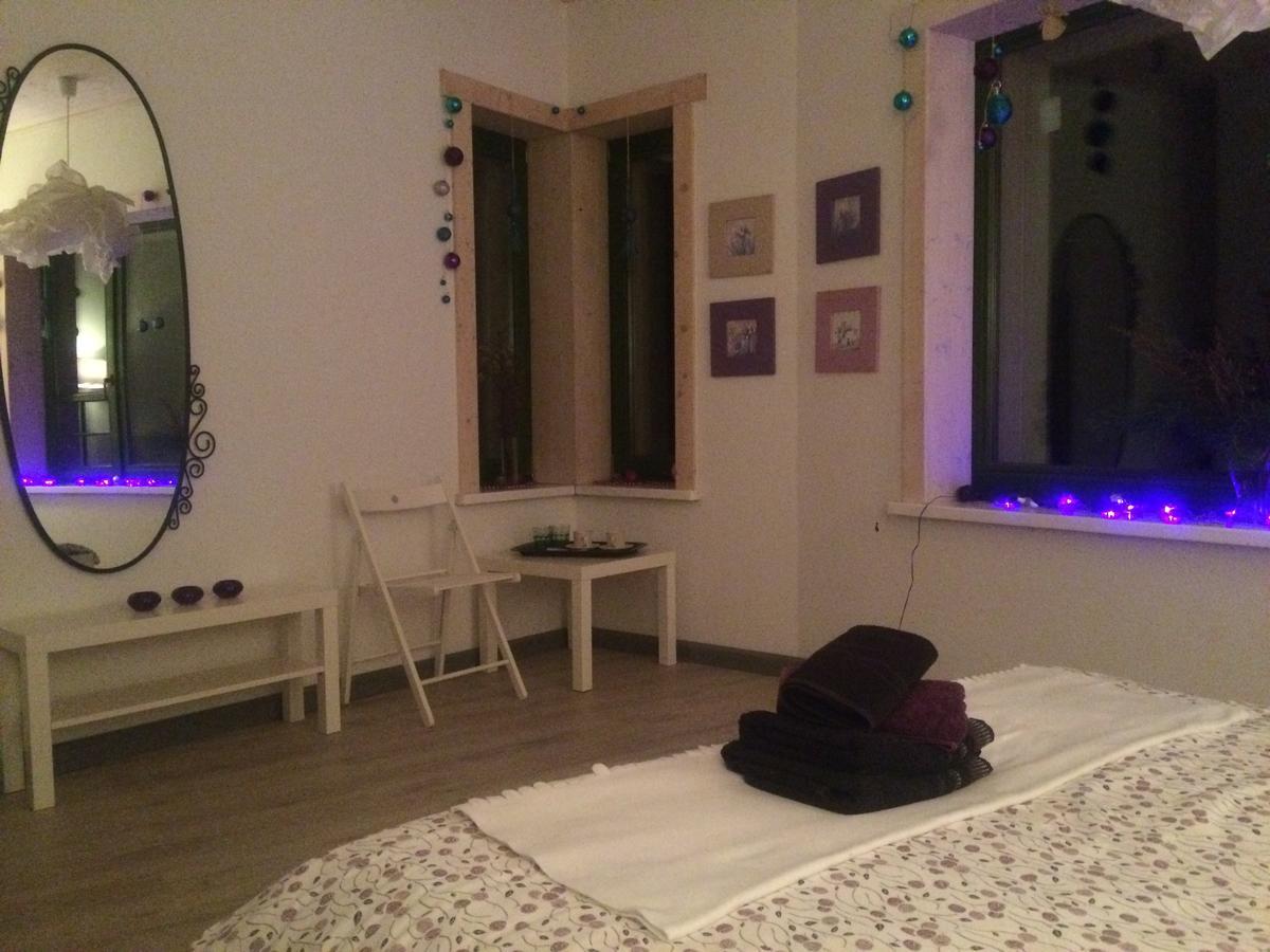 Chamedafne W Puszczy Kampinoskiej Bed & Breakfast